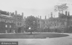 Trinity College, New Court 1908, Cambridge
