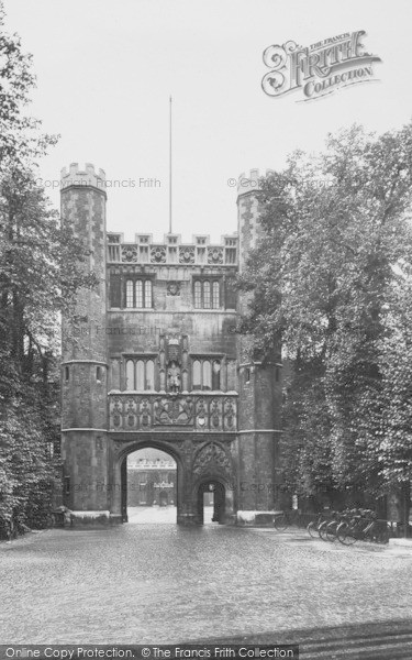 Photo of Cambridge, Trinity Main Gate 1938