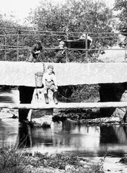 Children On Fenteroon Bridge 1895, Camelford