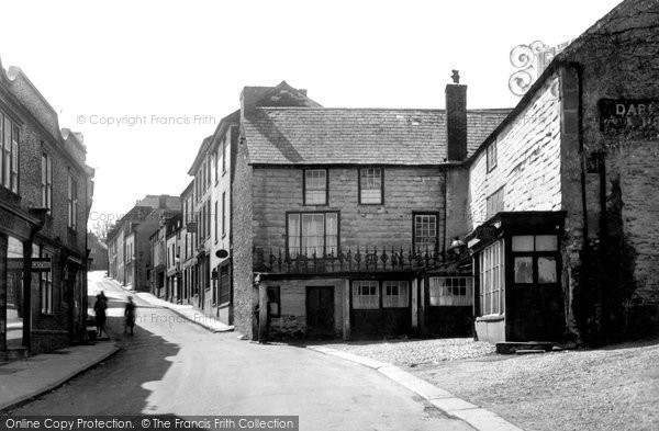 Photo of Camelford, Fore Street c.1933