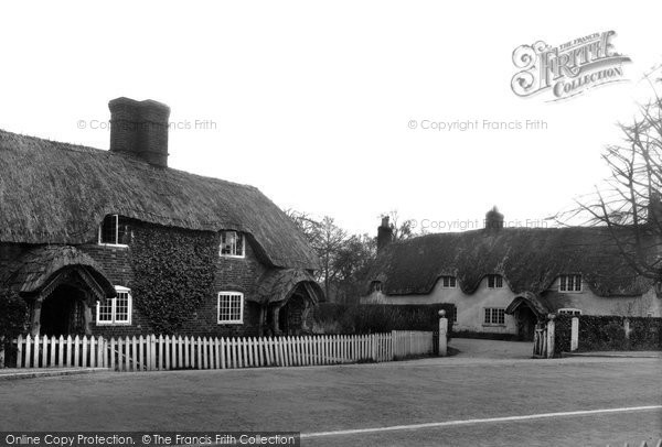 Photo of Canford Magna, Old Thatch c.1945