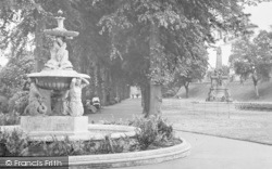 Fountain And War Memorial, Dane John Gardens 1921, Canterbury