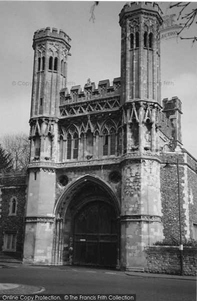 Photo of Canterbury, St Augustine's Gate 2005