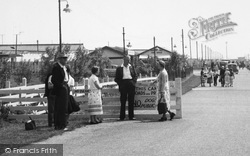 Holidaymakers At Thorney Island Camp c.1960, Canvey Island