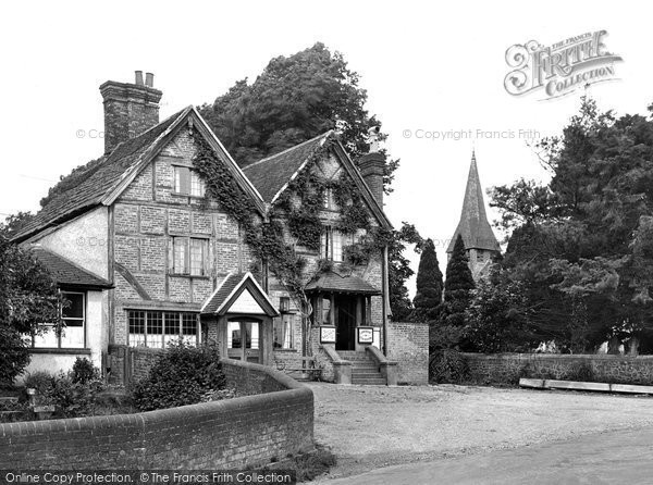 Photo of Capel, The Crown 1924