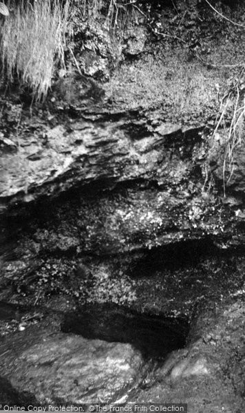 Photo of Carbis Bay, St Uny's Well 1928