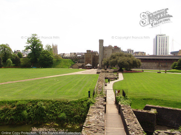 Photo of Cardiff, Castle Green 2004