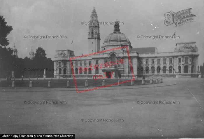 Photo of Cardiff, City Hall 1925