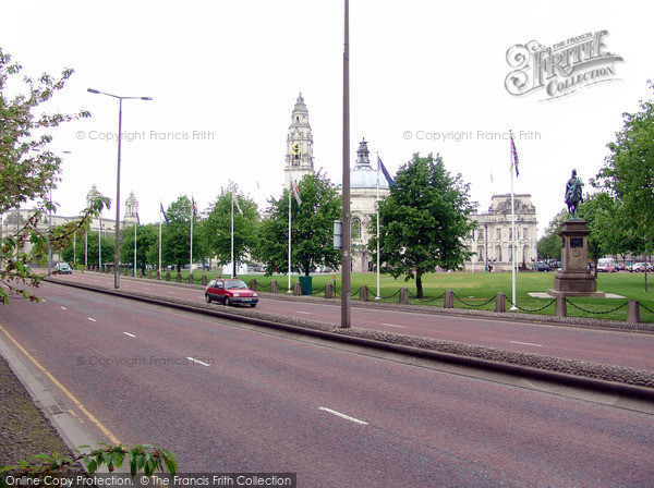 Photo of Cardiff, City Hall 2004
