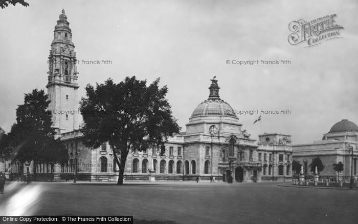 Photo of Cardiff, City Hall And Law Courts 1925