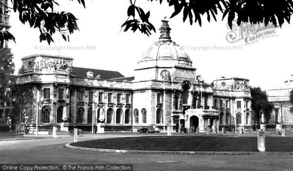 Photo of Cardiff, City Hall c.1960