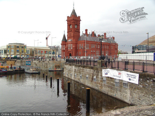 Photo of Cardiff, Pier Head Building 2004