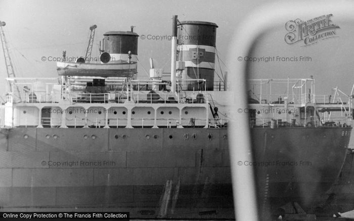 Photo of Cardiff, Ship 1962