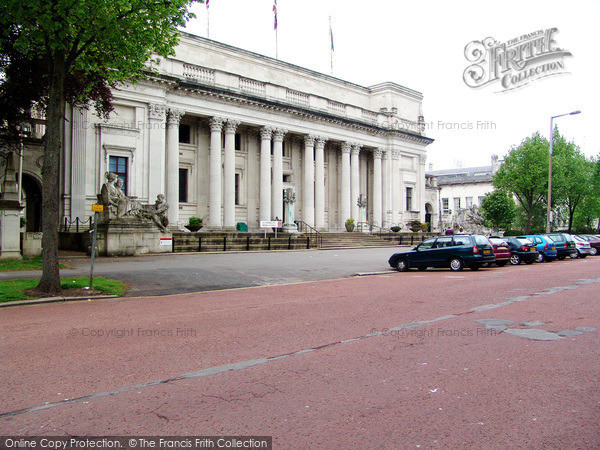Photo of Cardiff, Was County Hall Now Part Of The University 2004