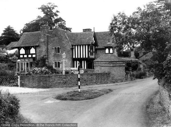 Photo of Cardington, The Village c.1960