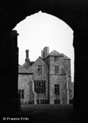 Castle c.1950, Carisbrooke
