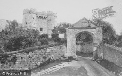 Castle, Gateway c.1900, Carisbrooke