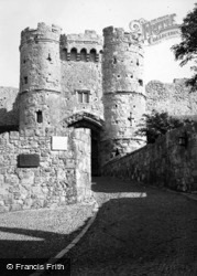 Castle Gateway c.1950, Carisbrooke