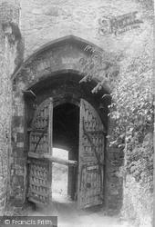 Castle, Old Gateway 1908, Carisbrooke