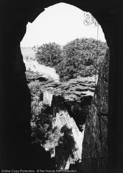 Photo of Carisbrooke, Castle, The Gatehouse And Chapel c.1960