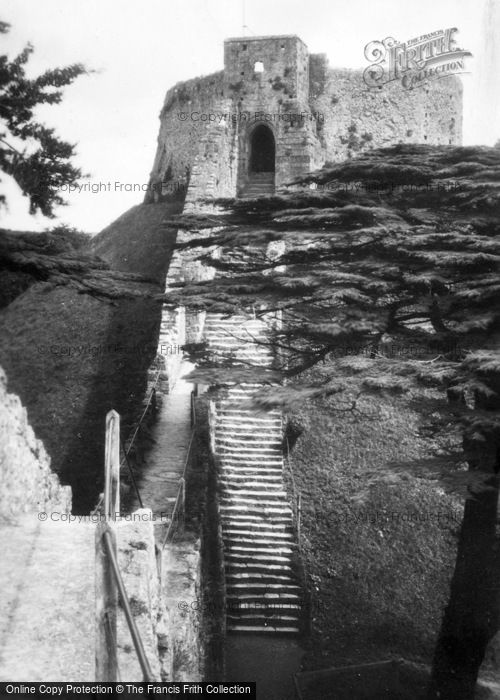 Photo of Carisbrooke, Castle, The Keep And Steps c.1935