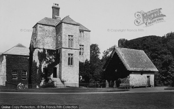Photo of Carisbrooke, Castle, The Well House 1890