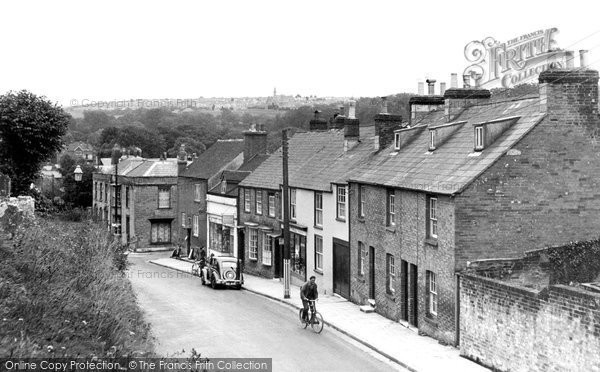 Photo of Carisbrooke, High Street c.1950