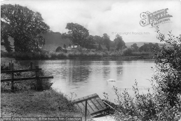 Photo of Carisbrooke, Mill Pond 1913