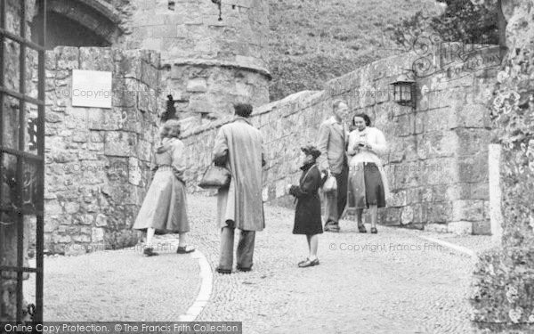 Photo of Carisbrooke, Visitors To The Castle c.1955