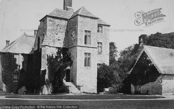 Photo of Carisbrooke, Well House c.1883