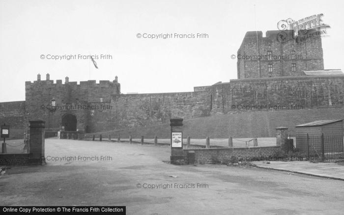 Photo of Carlisle, Castle 1949