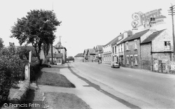 High Road c.1965, Carlton In Lindrick