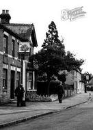 The Royal Oak c.1955, Carlton