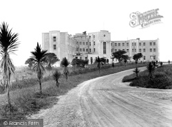 Carlyon Bay Hotel 1930, Carlyon Bay