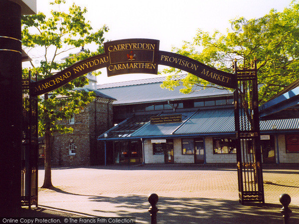 Photo of Carmarthen, Entrance To Provision Market 2004