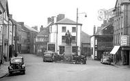 Nott Square And Statue 1949, Carmarthen