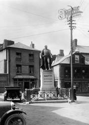 The General Sir William Nott Statue 1925, Carmarthen