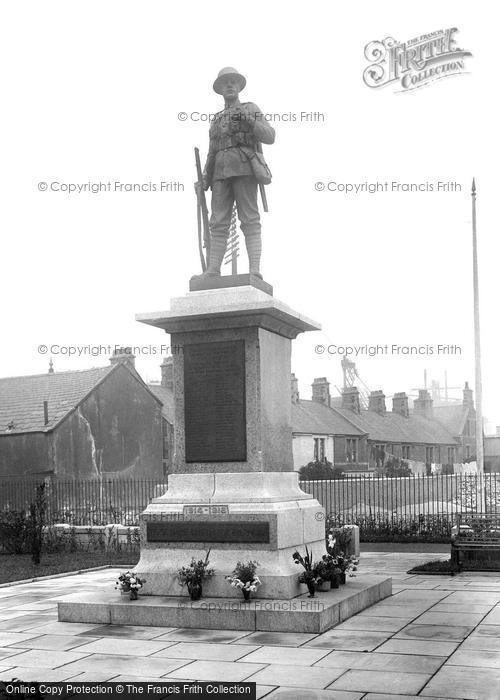 Photo of Carnforth, The War Memorial 1925