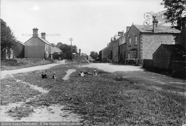 Photo of Carperby, West End 1914