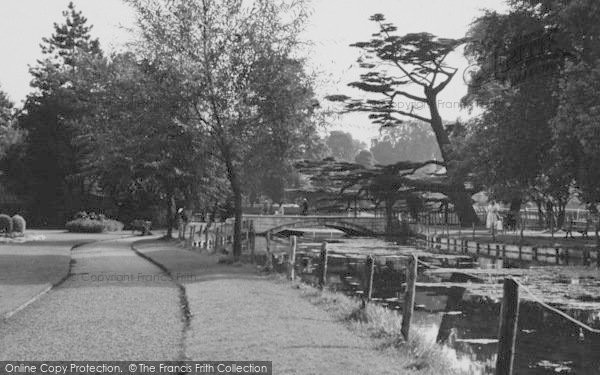 Photo of Carshalton, The Grove c.1955