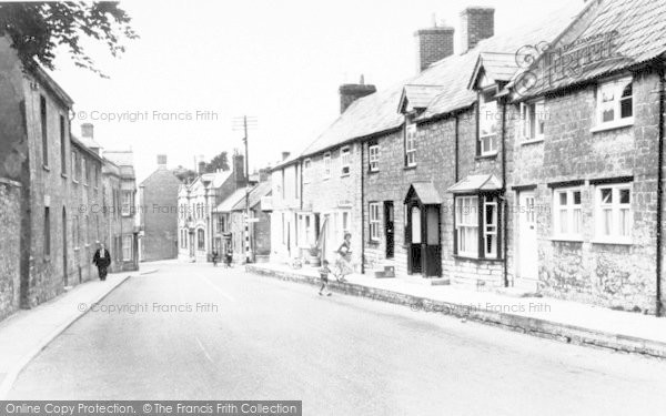 Photo of Castle Cary, High Street c.1960