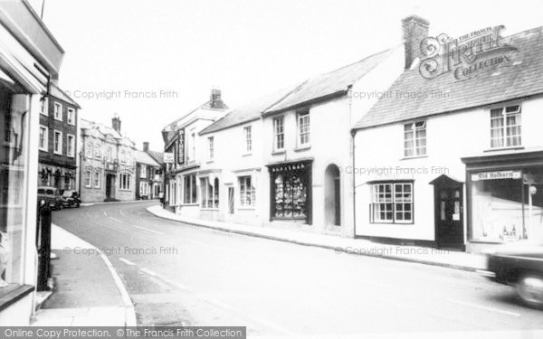 Photo of Castle Cary, High Street c.1960