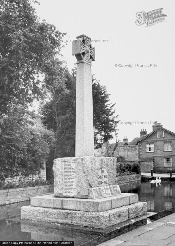 Castle Cary, the War Memorial c1965