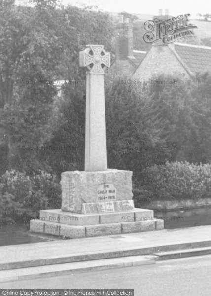 Photo of Castle Cary, War Memorial c.1960