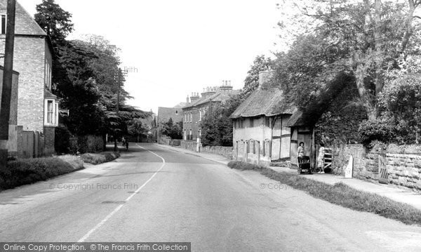 Photo of Castle Donington, High Street c.1955