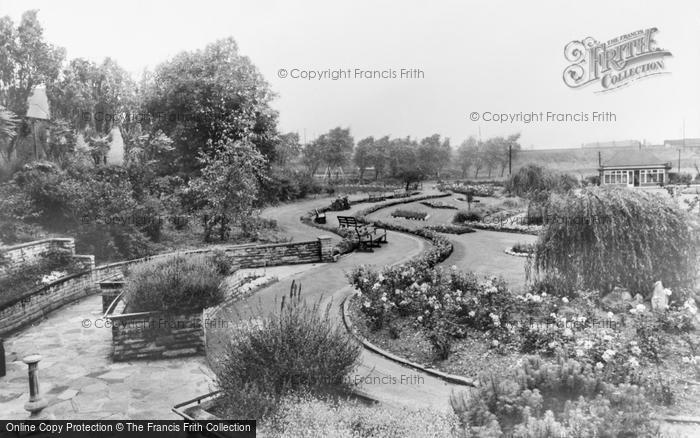 Photo of Castleford, Valley Gardens c.1965