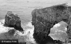 Stack Rocks 1963, Castlemartin