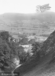 From Cave Dale 1932, Castleton