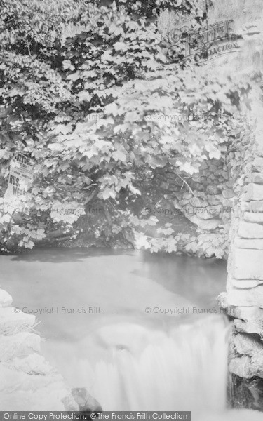 Photo of Castleton, The Russett Well 1909