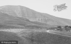 The Shivering Mountain, Mam Tor c.1955, Castleton